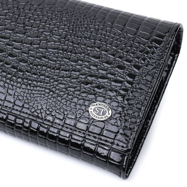 Женский лакированный кошелек с фактурой под рептилию из натуральной кожи ST Leather 22718 Черный 22718 фото