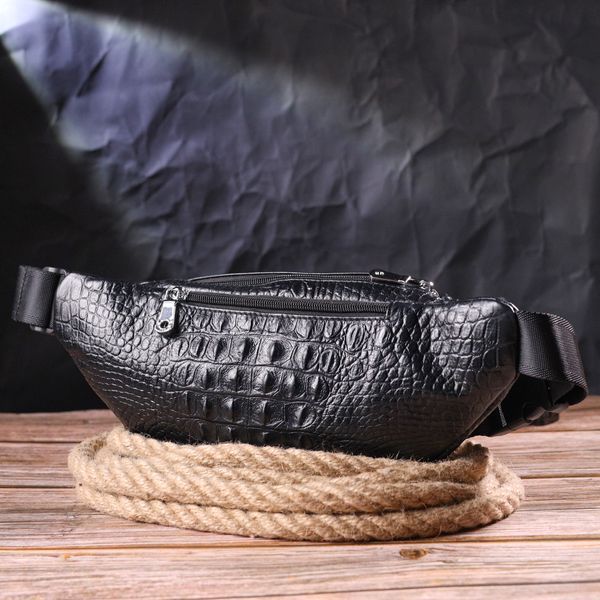 Стильна поясна сумка з натуральної шкіри з фактурою під крокодила 21297 Vintage Чорна 21297 фото