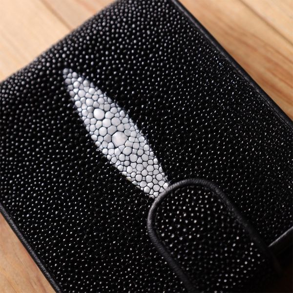 Портмоне чоловіче STINGRAY LEATHER 18070 з натуральної шкіри морського ската Чорне 18070 фото